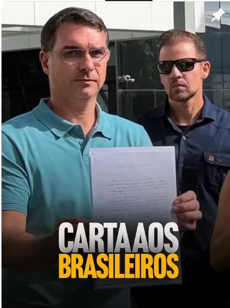 Flávio Bolsonaro durante compromisso público