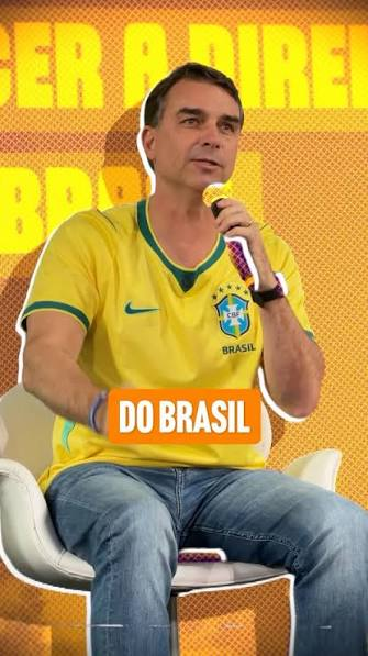 Flávio Bolsonaro discursando
